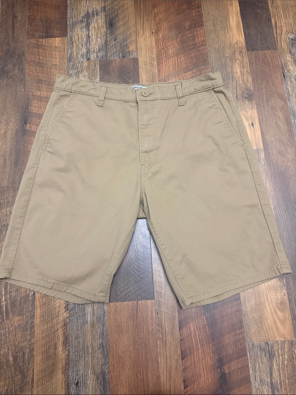 Signature Gold by Levi Strauss Khaki Chino Shorts Men’s W34 Stretch Waterless